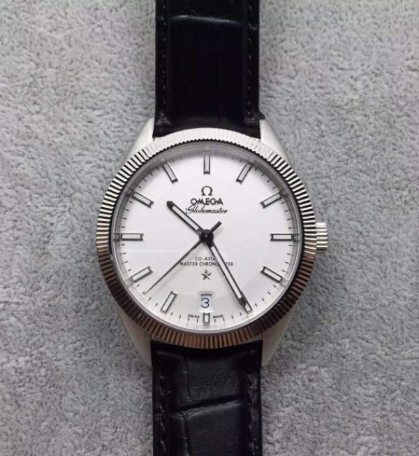 Omega Globemaster Master Chronometer SS White Dial Leather Strap