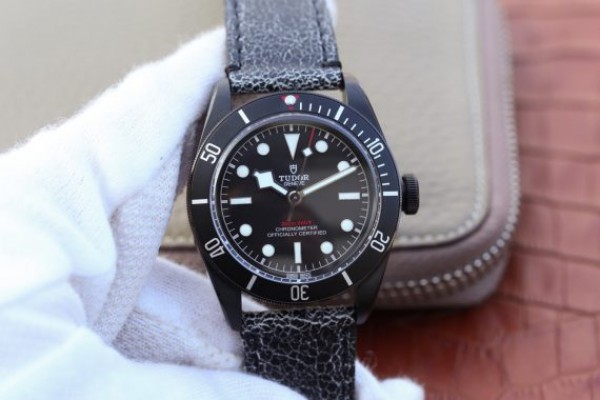 Tudor Heritage Black Bay Dark DLC ZF Black Bezel Distressed Leather Strap A2824