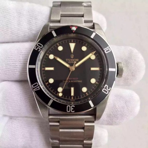 How to buy a Tudor clone watches for sale in Kuwait?