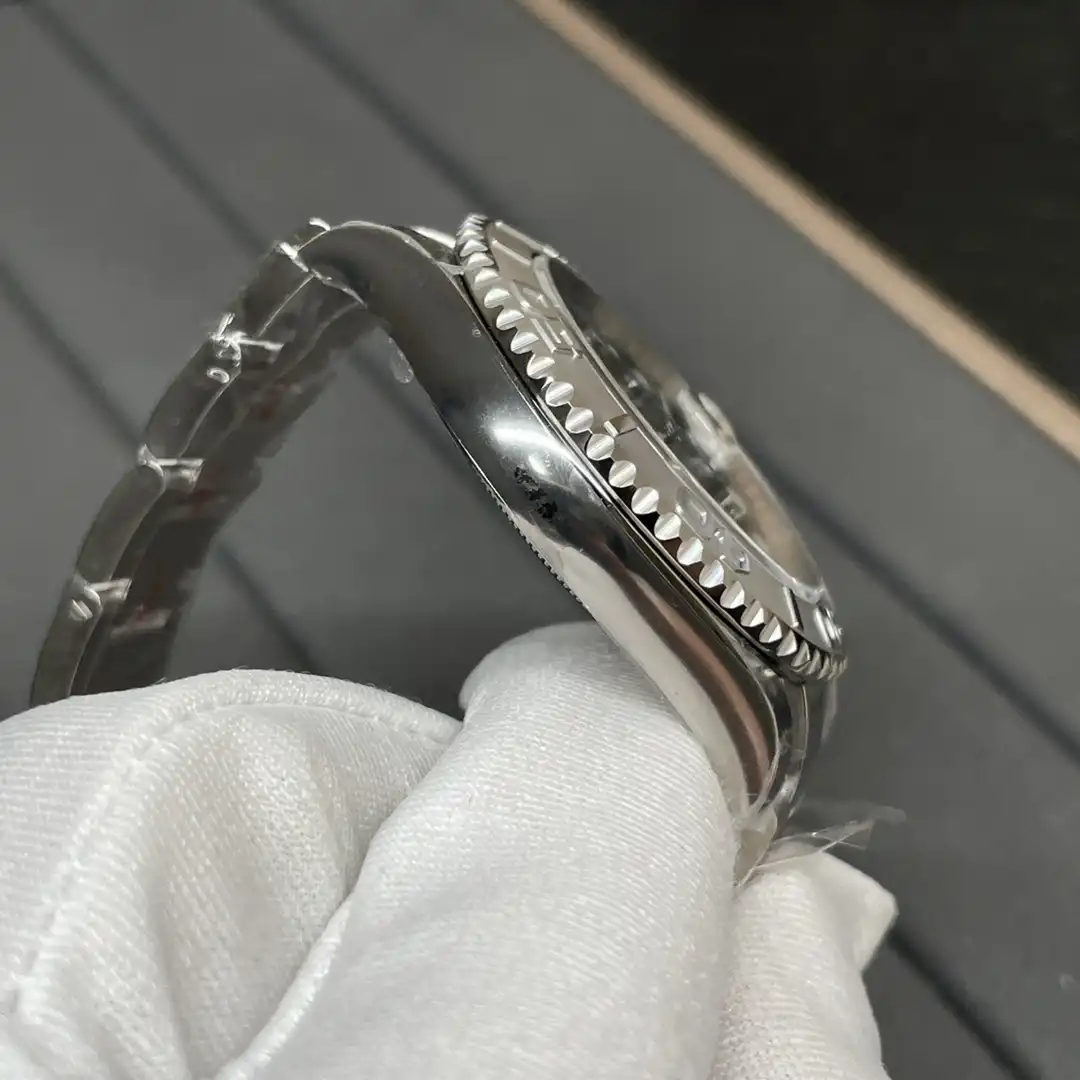 Superclone Rolex Yacht-Master Rhodium Dial 126622 40mm - gallery