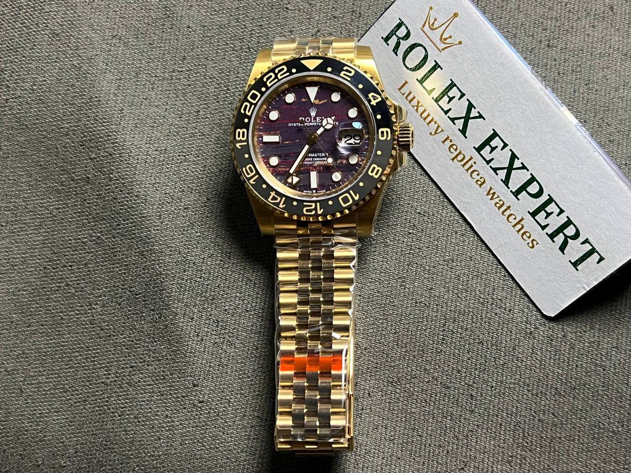 Superclone Rolex GMT-Master II 40 mm 126718GRNR Tiger Iron Dial - gallery