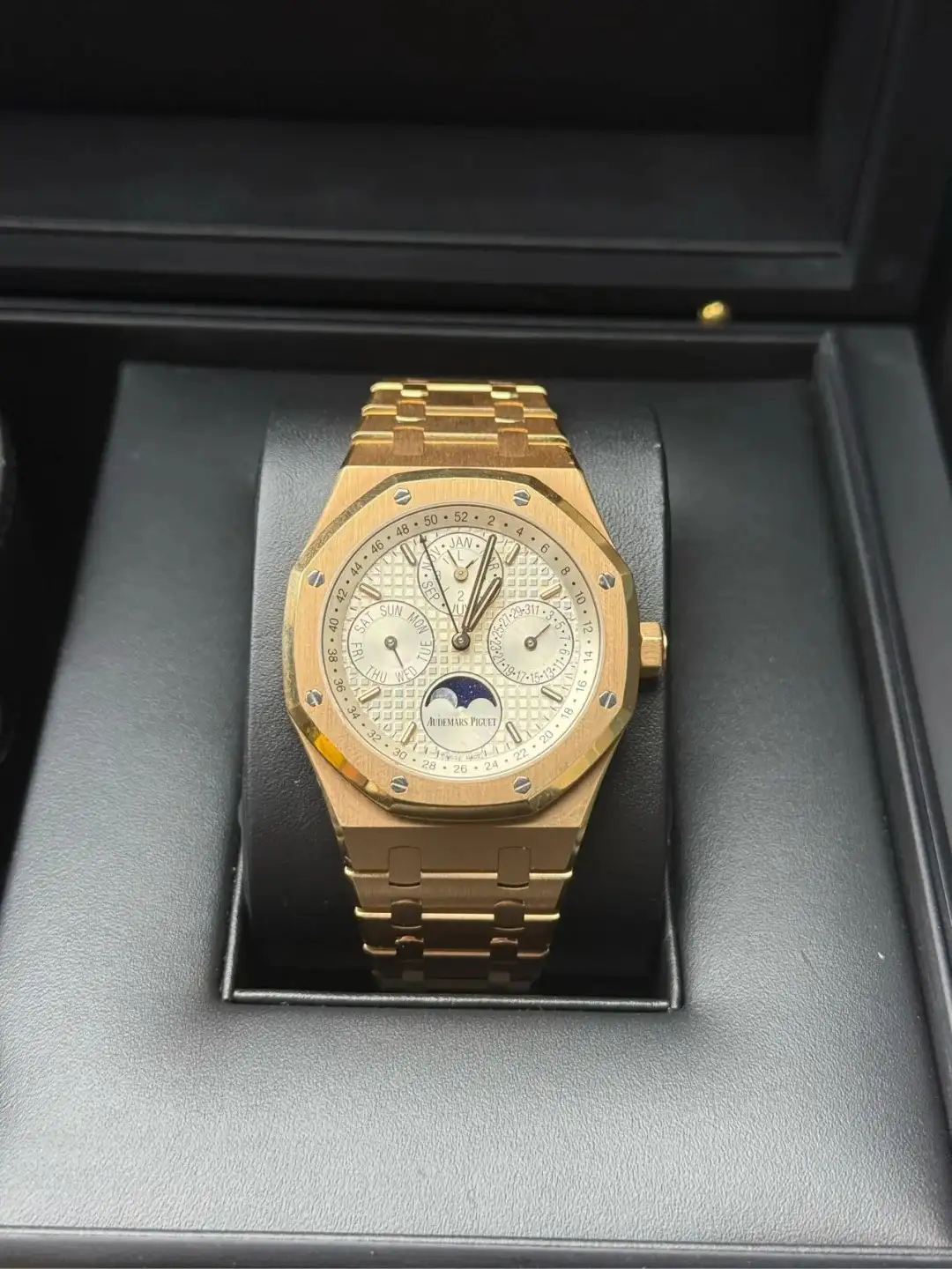 Audemars Piguet Royal Oak Perpetual Calendar Silver 26574OR.OO.1220OR.01 - gallery