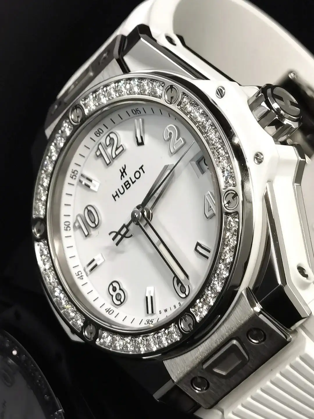 Hublot Big Bang Women Automatic White Rubber Watch 465.SE.2010.RW.1204 - gallery