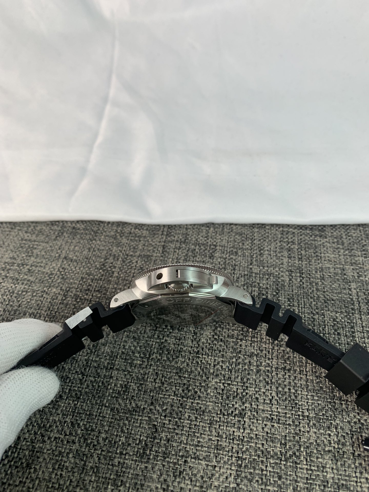 Panerai Luminor Submersible 3 Days Automatic Acciaio 42mm PAM00683 - view 9