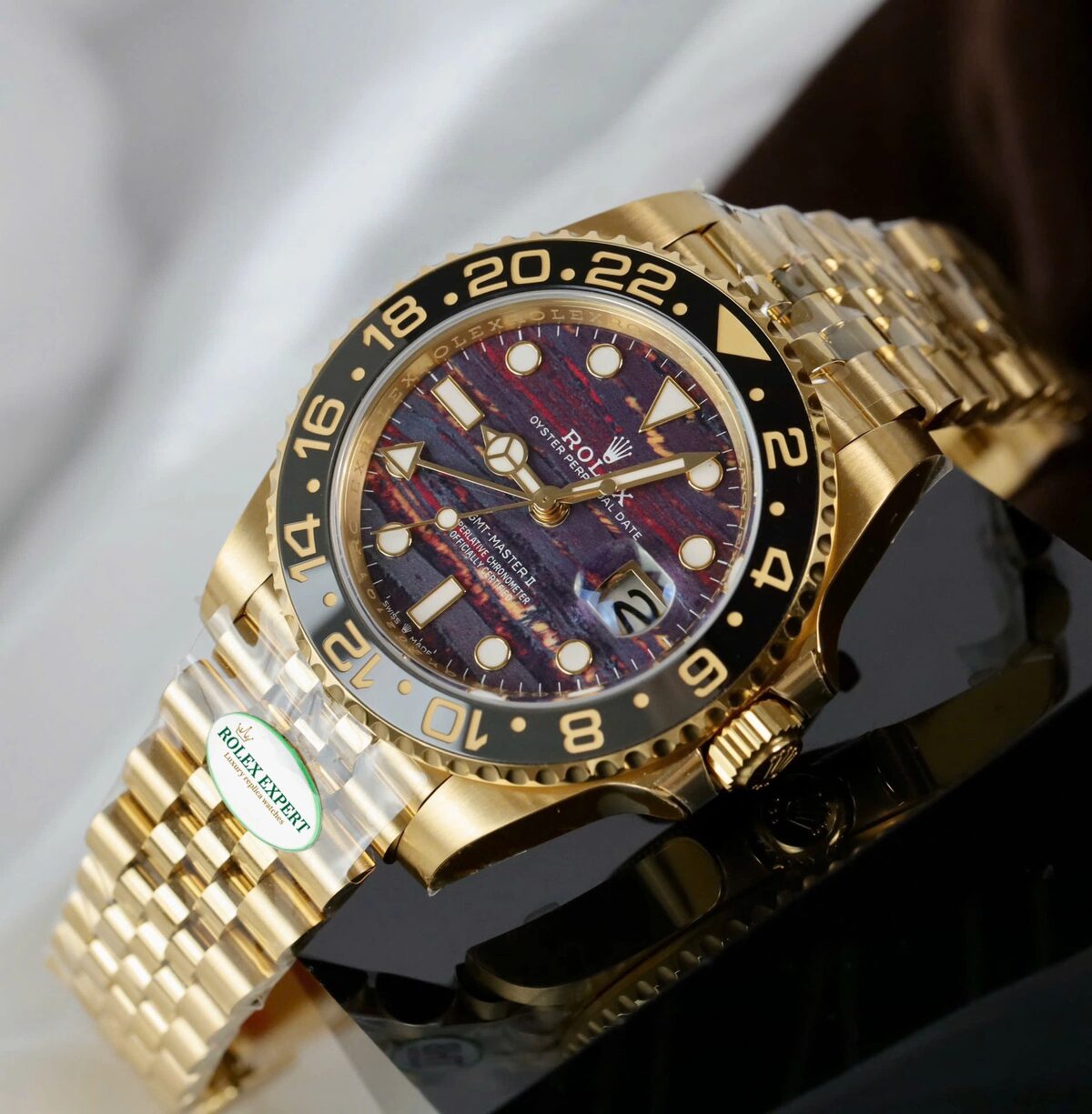 Superclone Rolex GMT-Master II 40 mm 126718GRNR Tiger Iron Dial - gallery