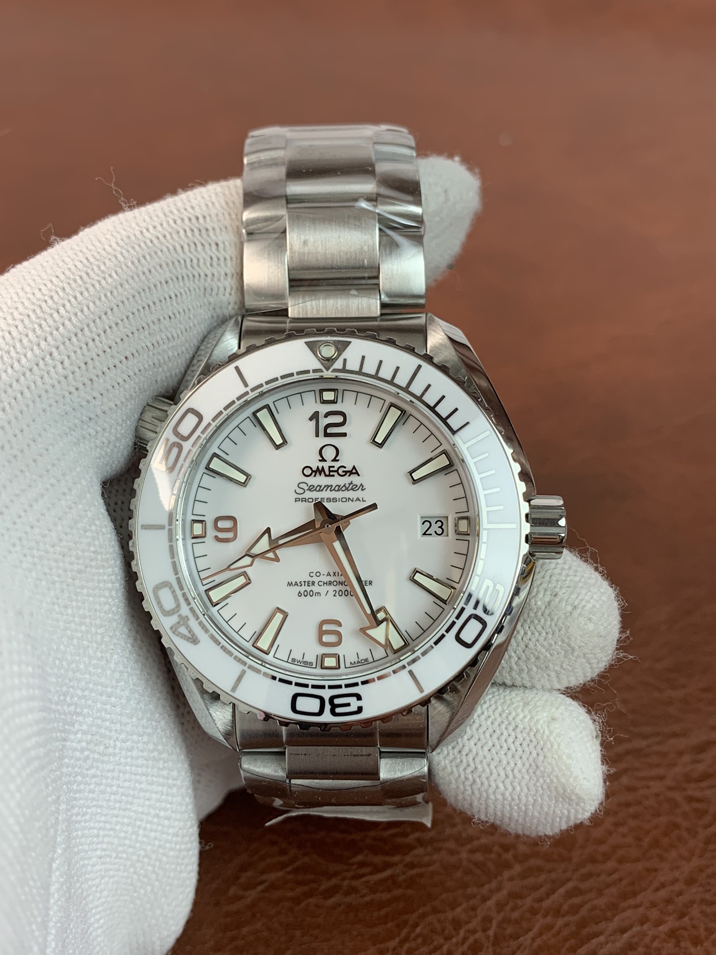 Omega Seamaster Planet Ocean 600m Coâ€‘Axial Master Chronometer 39,5 mm 215.30.40.20.04.001