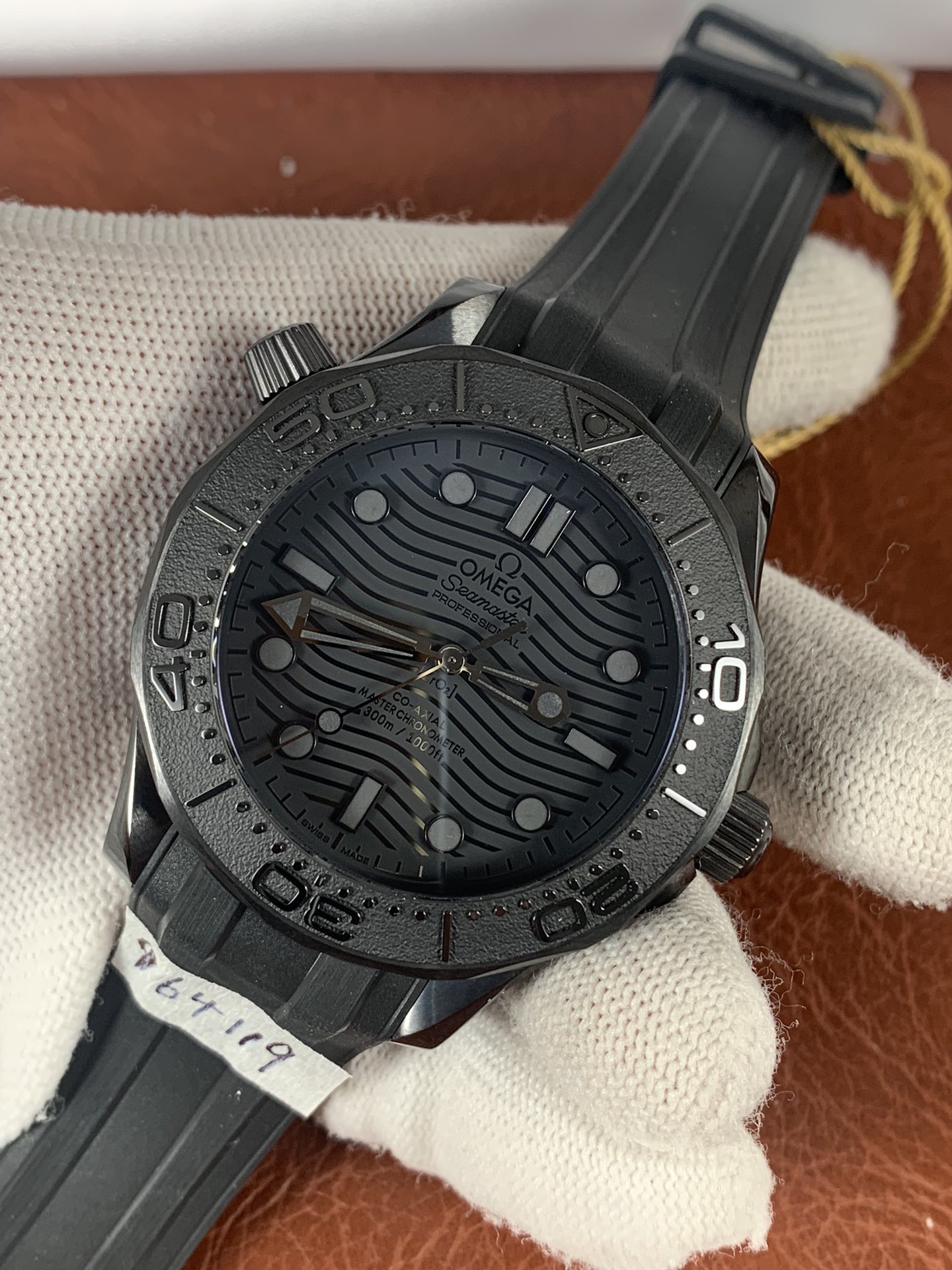 Omega Seamaster Diver 300M Co-Axial Master Chronometer - view 4