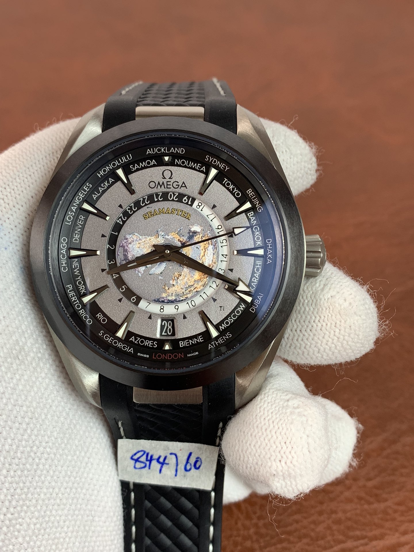 Omega Seamaster Aqua Terra Co-axial Master Chronometer GMT Worldtimer 43mm 220.92.43.22.99.001